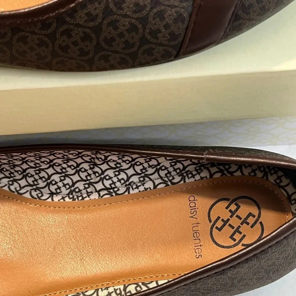 Daisy Fuentes Ruby cute and classy print women flats. Size 11 color brown - Picture 6 of 10
